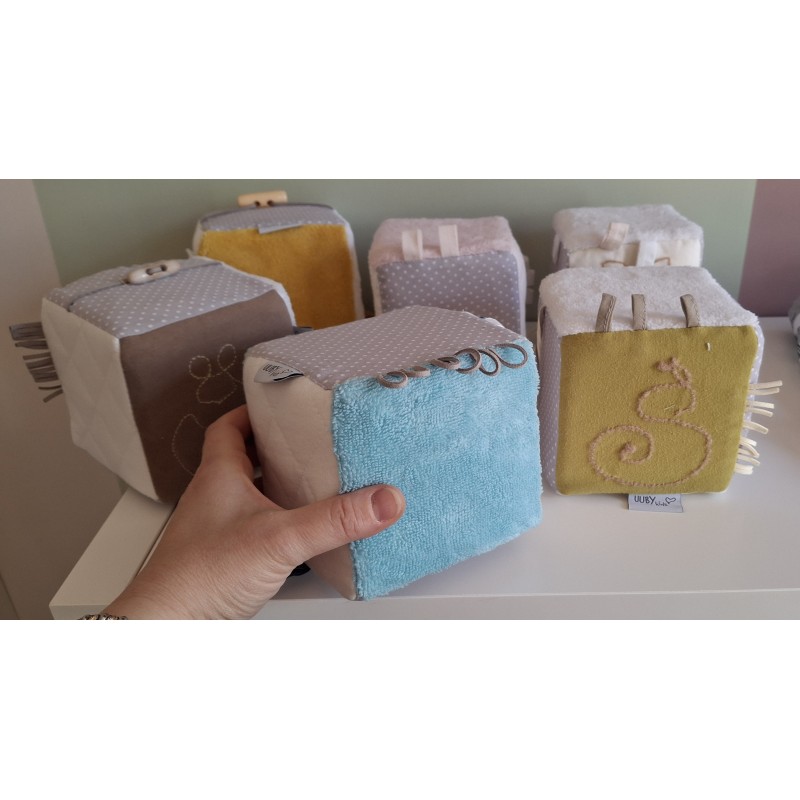 Cubo giocattolo